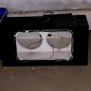 Speaker box